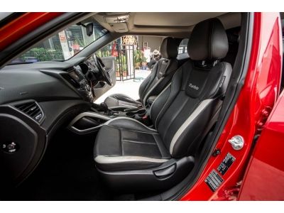 Hyundai Veloster 1.6 Sport 2016 A/T สีแดง (3 ประตู) รูปที่ 7